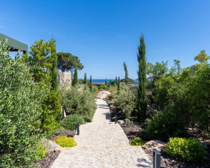 Caramontino, Villa-Hotel with Sea View, 8 Bedrooms with Private Pools, Swimming Pool, Walking Distance to the Beach