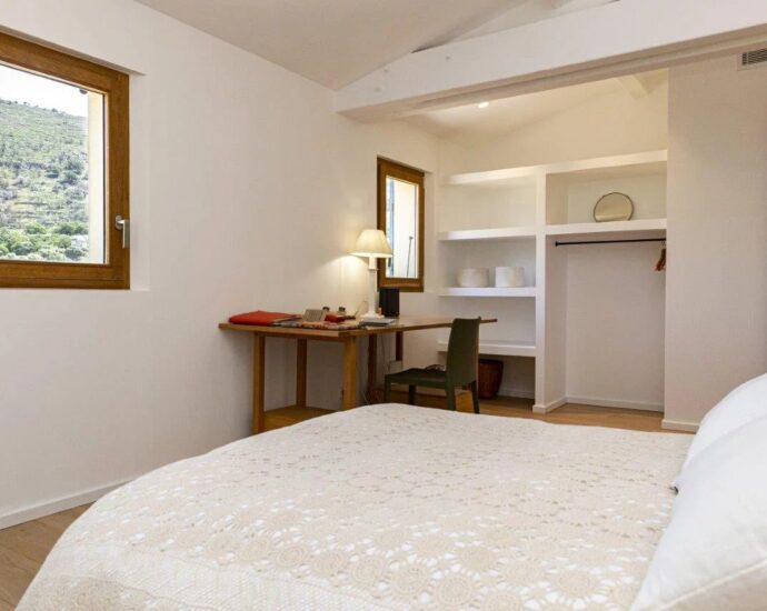 Pigna, villa d&rsquo;architecte, 4 chambres, piscine, vue village et montagnes, proche plage