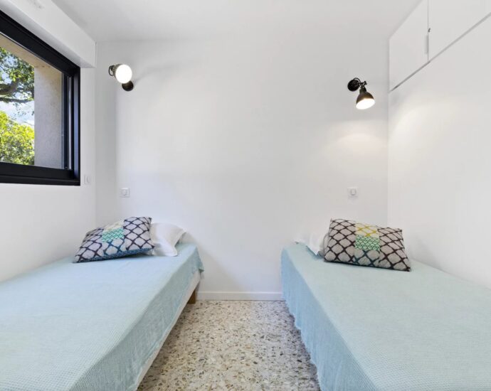 Porto-Vecchio, Domaine de Cala Rossa, villa 6 chambres, piscine et plage à pied, Villa Cala Rossa