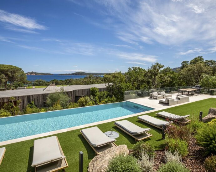 Caramontino, 7 bedroom villa, swimming pool, sea view, beach on foot