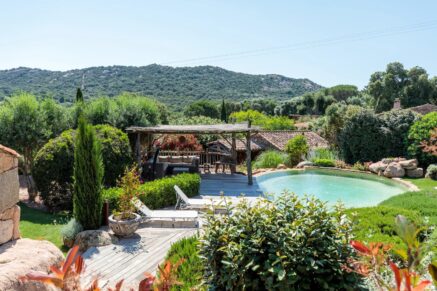 Porto-Vecchio, Palombaggia, sheepfold type villa, 3 bedrooms, pool, close to the beach
