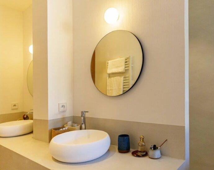 Pigna, villa d&rsquo;architecte, 4 chambres, piscine, vue village et montagnes, proche plage