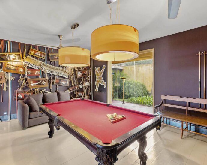 Palombaggia, villa pied dans l&rsquo;eau, 7 chambres, piscine à débordement, vue mer panoramique, plage à pied