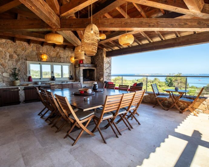 Bonifacio, Piantarella, 6-Bedroom Villa with Pool and Sea View, Beach Within Walking Distance