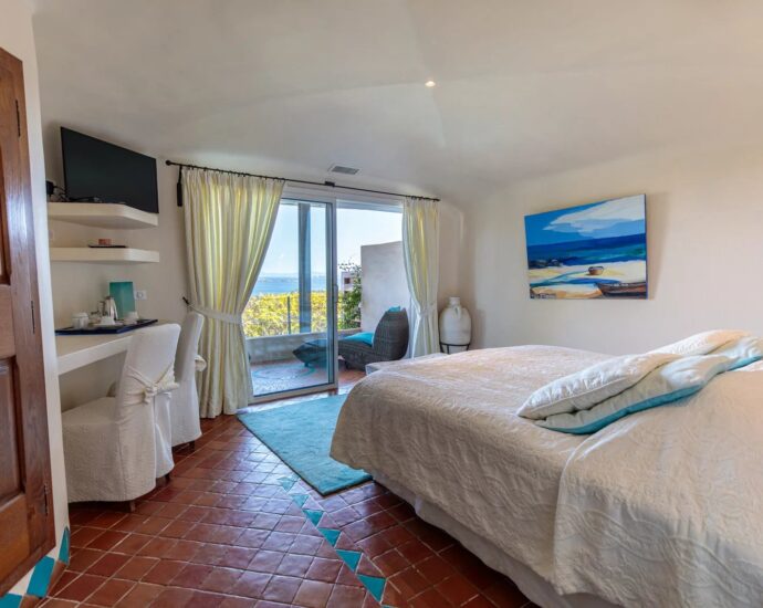 Bonifacio, Cala Longa , Villa 6 rooms, swimming pool, sea view, RL357 Marina Di Cavu