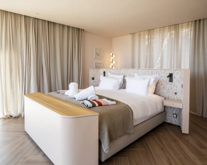 Sainte-Lucie de Porto-Vecchio, Caramontinu, Villa vue mer panoramique, 6 chambres, piscine, proche plage