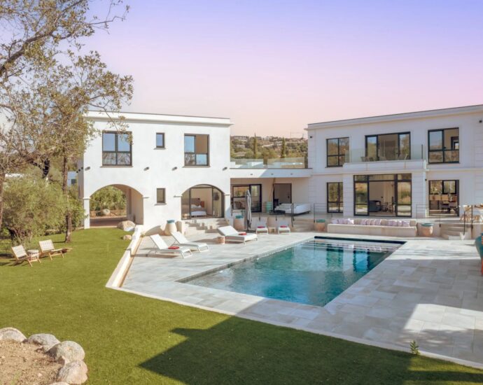 Domaine privé, villa 5 chambres, piscine, proche plage