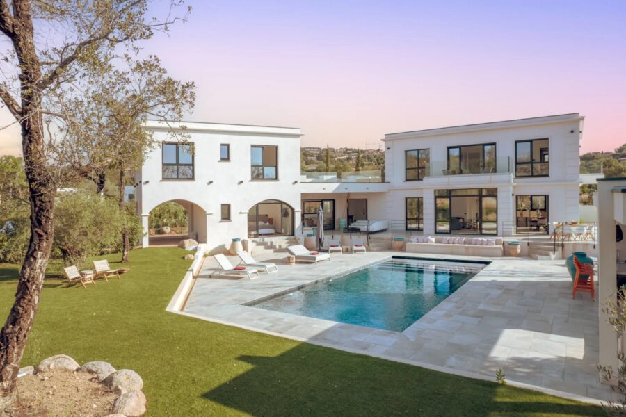 Domaine privé, villa 5 chambres, piscine, proche plage