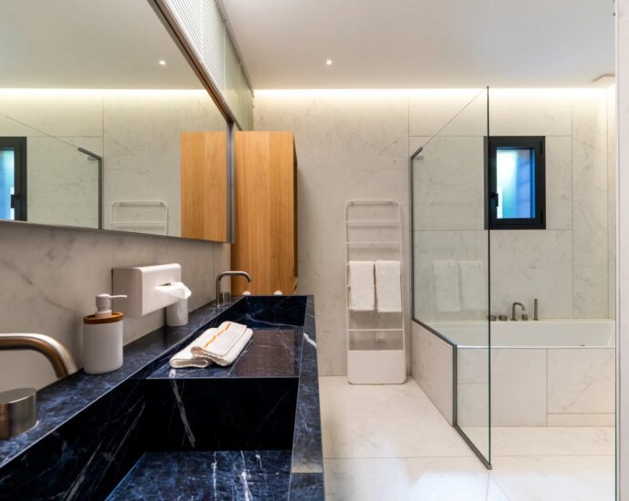 Caramontino, Villa-Hotel with Sea View, 8 Bedrooms with Private Pools, Swimming Pool, Walking Distance to the Beach