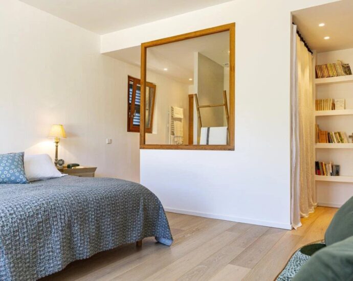 Pigna, villa d&rsquo;architecte, 4 chambres, piscine, vue village et montagnes, proche plage