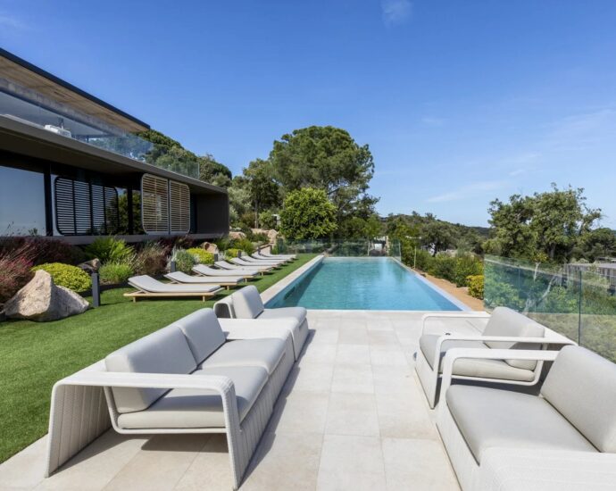 Caramontino, 7 bedroom villa, swimming pool, sea view, beach on foot