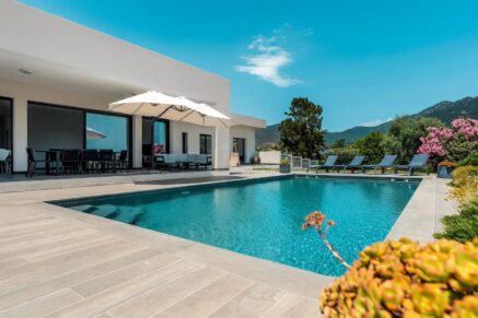 Villa d&rsquo;architecte, 5 chambres, vue mer panoramique, piscine, plages à pied