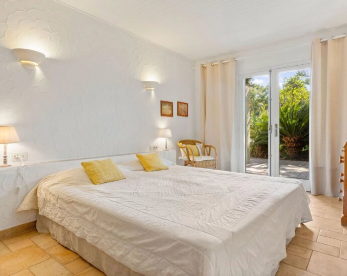 Porto Vecchio, Domaine de Cala Rossa, Villa 5 chambres, piscine chauffée, plage à pied