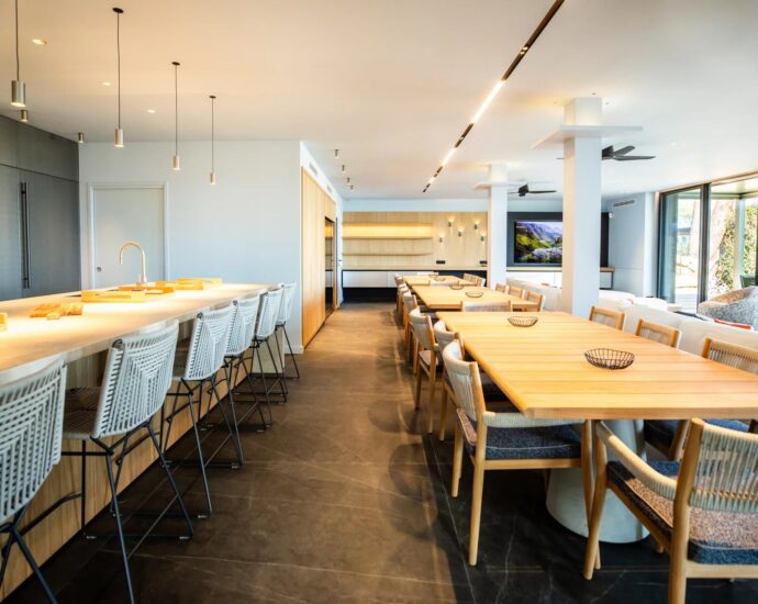 Caramontino, Villa-Hotel with Sea View, 8 Bedrooms with Private Pools, Swimming Pool, Walking Distance to the Beach