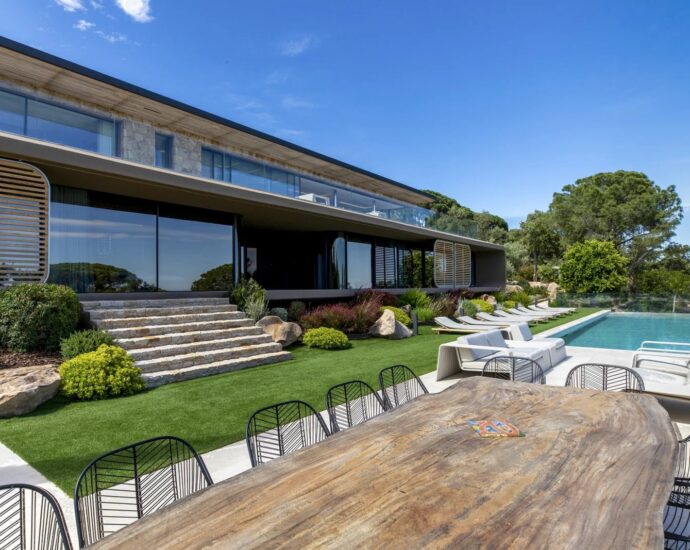 Caramontino, 7 bedroom villa, swimming pool, sea view, beach on foot