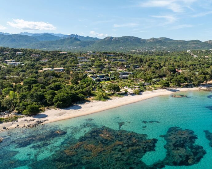 Caramontino, Villa-Hotel with Sea View, 8 Bedrooms with Private Pools, Swimming Pool, Walking Distance to the Beach