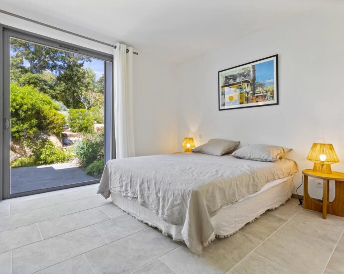 Domaine de Cala Rossa, villa  vue mer, 5 chambres, piscine chauffée, plage à pieds