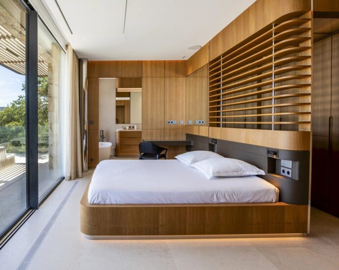 Caramontino, 7 bedroom villa, swimming pool, sea view, beach on foot