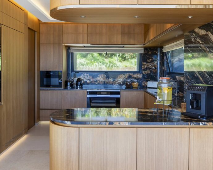 Caramontino, 7 bedroom villa, swimming pool, sea view, beach on foot