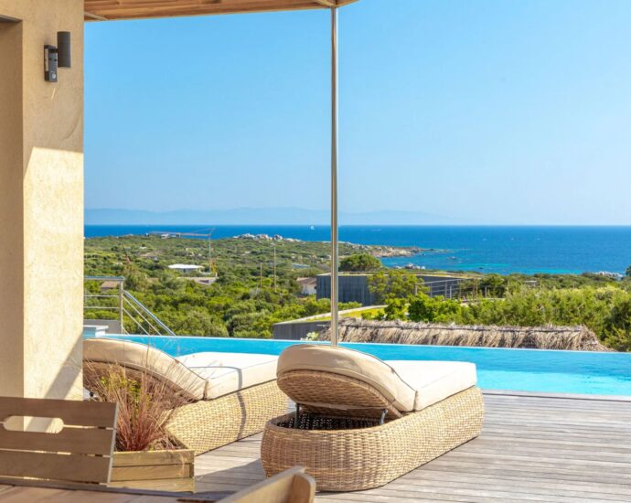 Pianottoli-Caldarello, Villa with Panoramic Sea Views, 7 Bedrooms, Pool, Jacuzzi, Walking Distance to the Beach