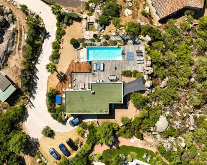 Porto-Vecchio, Villa 4 chambres, Vue panoramique mer et montagnes, piscine chauffée, proche plages