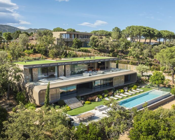 Caramontino, 7 bedroom villa, swimming pool, sea view, beach on foot