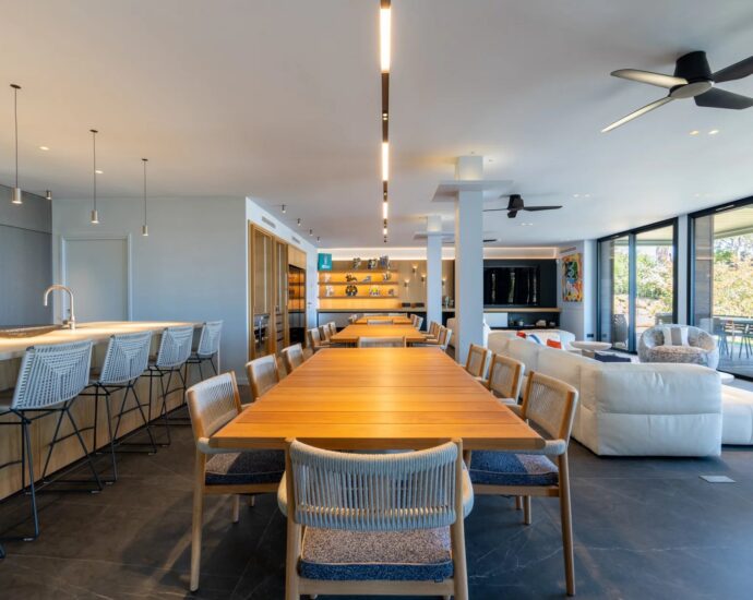 Caramontino, Villa-Hotel with Sea View, 8 Bedrooms with Private Pools, Swimming Pool, Walking Distance to the Beach