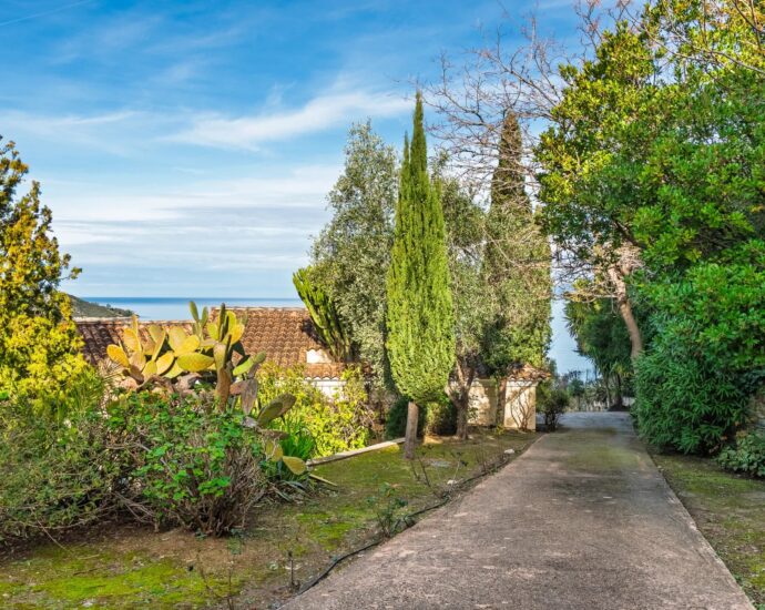 Saint-Florent, Villa vue mer panoramique, 4 chambres, appartement indépendant, piscine à débordement, proche plage