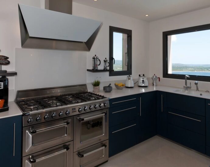 Porto-Vecchio, Villa vue mer panoramique, 4 chambres, piscine, proche plage