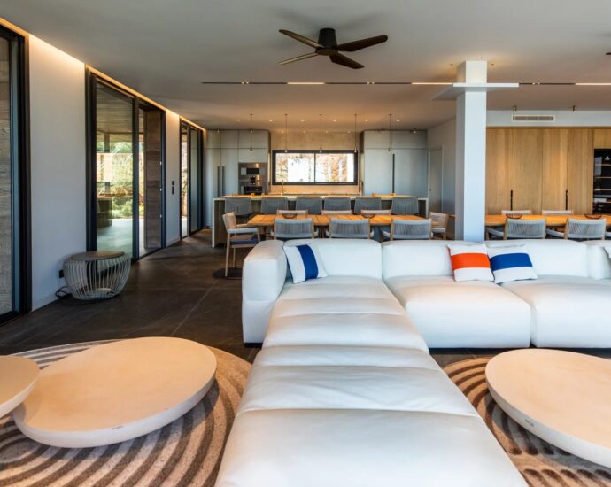 Caramontino, Villa-Hotel with Sea View, 8 Bedrooms with Private Pools, Swimming Pool, Walking Distance to the Beach