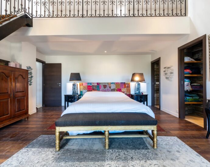 Porto-Vecchio, Appartement en duplex, 5 chambres, vue montagnes, piscine commune