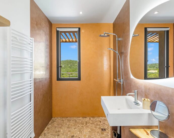 Pianottoli-Caldarello, Villa with Panoramic Sea Views, 7 Bedrooms, Pool, Jacuzzi, Walking Distance to the Beach