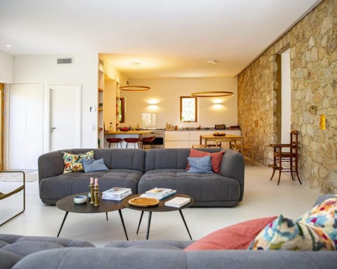 Pigna, villa d&rsquo;architecte, 4 chambres, piscine, vue village et montagnes, proche plage