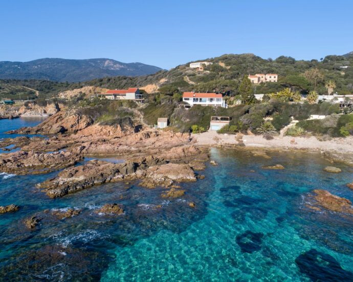 Sagone, Waterfront Villa, 6 Bedrooms, Panoramic Sea Views, Private Beach Access