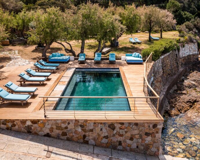 Galéria, Private Estate, Waterfront Villa, 8 Bedrooms, Panoramic Sea View, Heated Pool, Close to Calvi