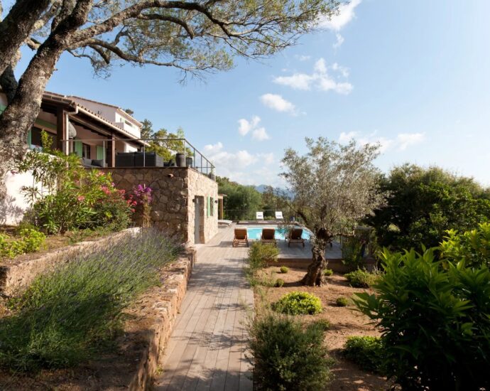 Porto-Vecchio, Villa vue mer panoramique, 4 chambres, piscine, proche plage