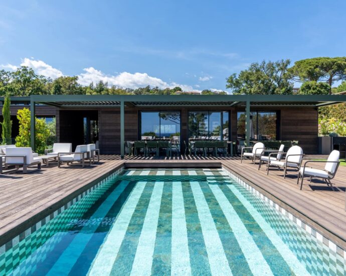 Caramontino, Villa-Hotel with Sea View, 8 Bedrooms with Private Pools, Swimming Pool, Walking Distance to the Beach