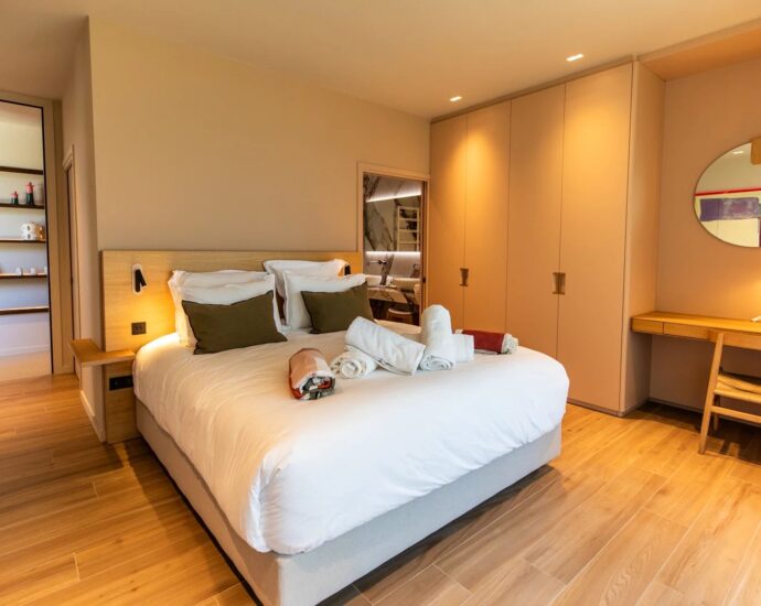 Sainte-Lucie de Porto-Vecchio, Caramontinu, Villa vue mer panoramique, 6 chambres, piscine, proche plage