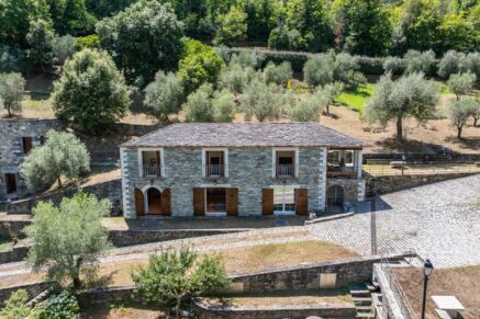 Castagniccia, Near Bastia, Estate with 7 Bedrooms, Heated Pool, River Access, Close to Beaches