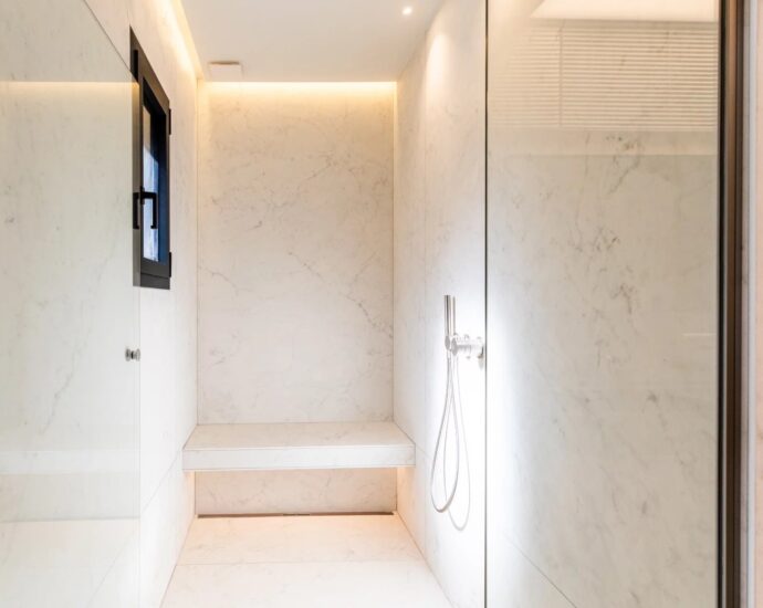 Caramontino, Villa-Hotel with Sea View, 8 Bedrooms with Private Pools, Swimming Pool, Walking Distance to the Beach