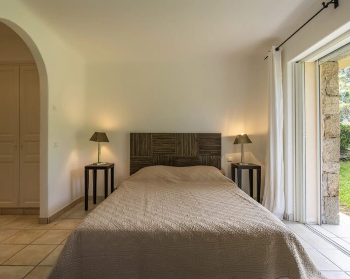 Porto-Vecchio, Domaine de Cala Rossa, villa 4 chambres, piscine, plage à pied