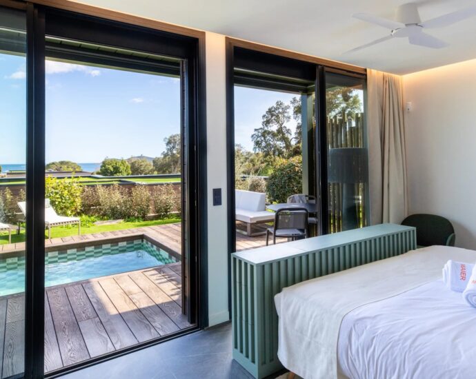 Caramontino, Villa-Hotel with Sea View, 8 Bedrooms with Private Pools, Swimming Pool, Walking Distance to the Beach