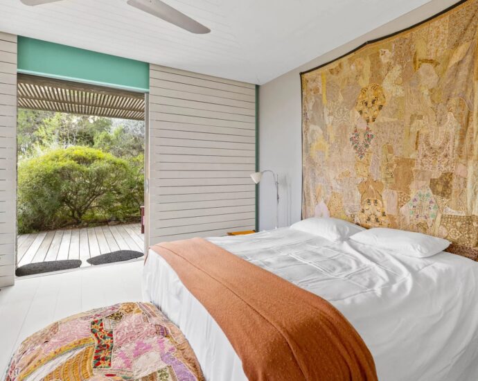 Palombaggia, villa pied dans l&rsquo;eau, 7 chambres, piscine à débordement, vue mer panoramique, plage à pied