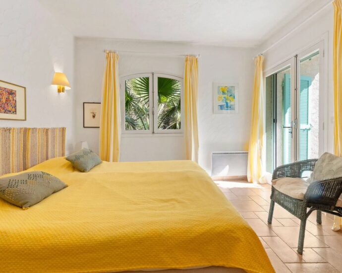 Porto Vecchio, Domaine de Cala Rossa, Villa 5 chambres, piscine chauffée, plage à pied