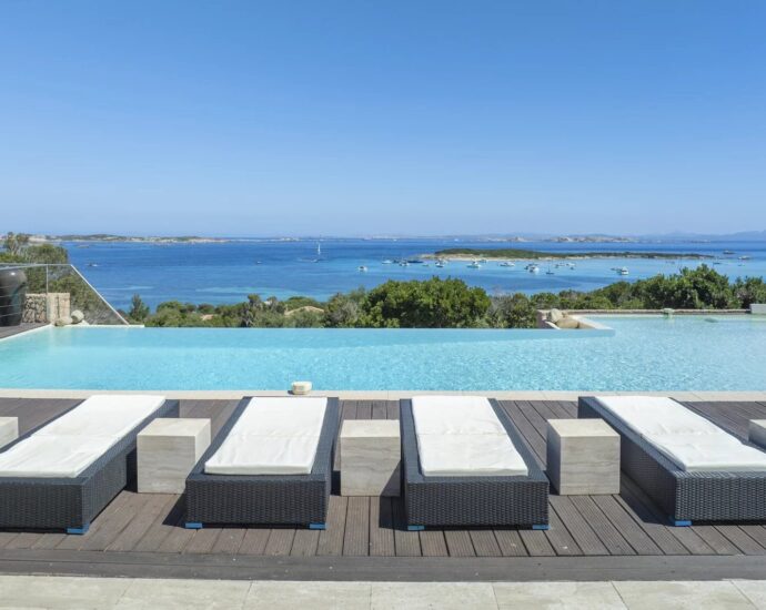 Bonifacio, Piantarella, villa 6 chambres, piscine et vue mer, plage à pied