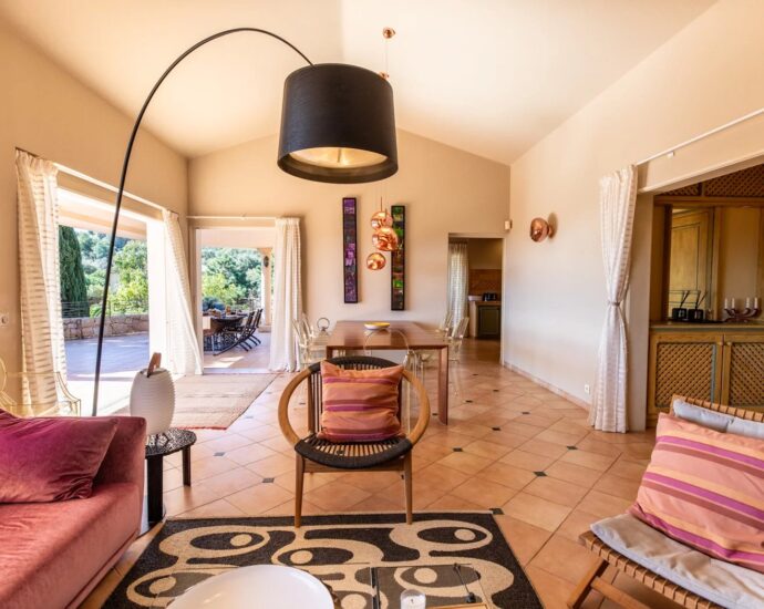 Capicciola, villa 5 chambres, piscine, vue mer, plage à pied