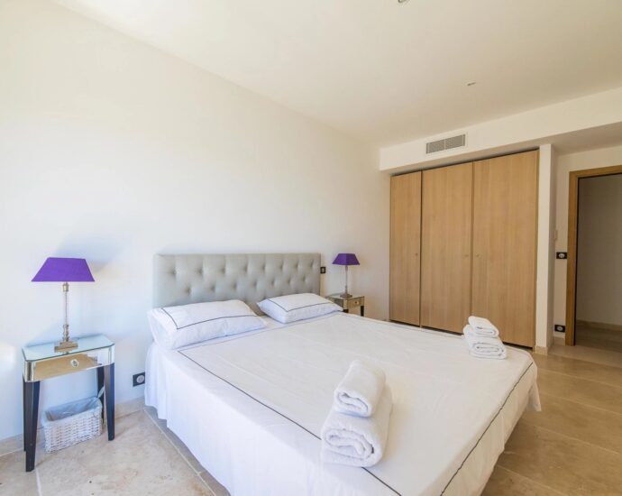 Porto-Vecchio, Golfo di sogno, villa pied dans l&rsquo;eau, 6 chambres, vue mer panoramique, accès mer