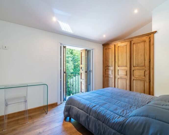 Castagniccia, Proche Bastia, Domaine 7 chambres, Piscine chauffée, accès rivière, proche plages