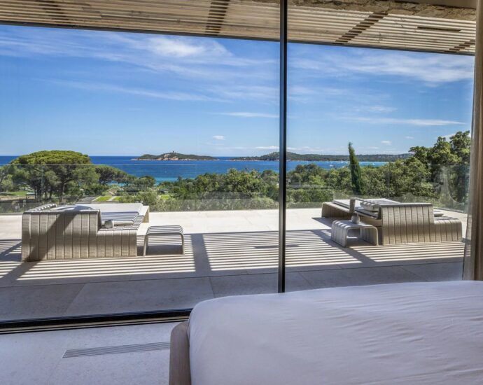 Caramontino, 7 bedroom villa, swimming pool, sea view, beach on foot