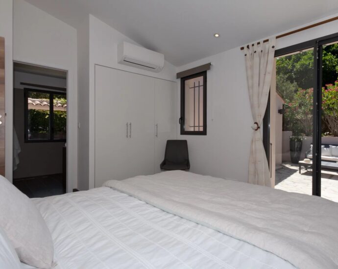 Porto-Vecchio, Villa vue mer panoramique, 4 chambres, piscine, proche plage